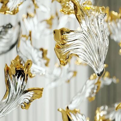 লম্বা বড় রঙিন ঝাড়বাতি লবি বিবাহের সজ্জা সোনার পাতা কাঁচের ঝাড়বাতির অংশ