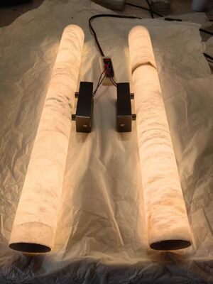 আধুনিক বেডরুম বেডসাইড গোল্ড এবং কালো LED ওয়াল লাইট স্প্যানিশ প্রাকৃতিক আলবাস্টার